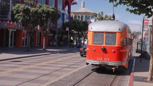 Klasický Pohled Historické Tradiční Kabelové Vozy Jedoucí Slavné California Street — Stock video