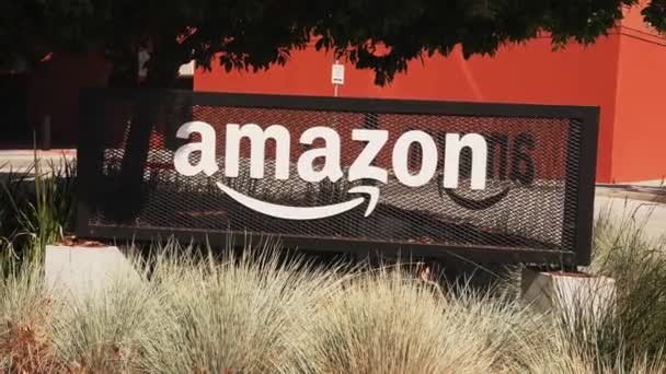 Logo Amazon Dekat Salah Satu Bangunan Kantor Mereka Terletak Silicon — Stok Video