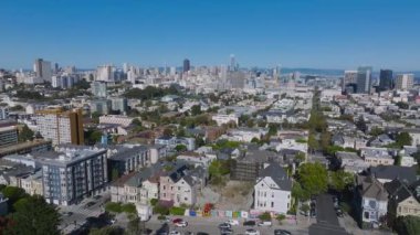 San Francisco 'daki Boyalı Kadınlar' ın hava manzarası. Steiner 'daki Viktorya dönemi evleri. Evler 1892 ve 1896 yılları arasında inşa edildi. San Francisco 'nun güzel hava manzarası.