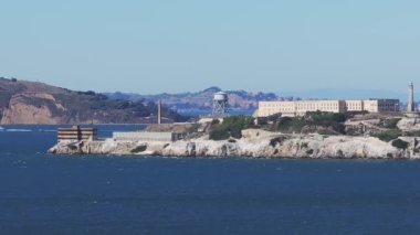 Kaliforniya, San Francisco 'daki Alcatraz Adası. Doğa Adası Hapishanesi. Turizm Tarihi Yer. San Francisco 'da Alcatraz Adası. Kaliforniya' da..