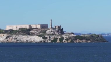 Kaliforniya, San Francisco 'daki Alcatraz Adası. Doğa Adası Hapishanesi. Turizm Tarihi Yer. San Francisco 'da Alcatraz Adası. Kaliforniya' da..