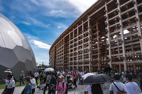 Osaka, Kansai, Japonya 'daki Dünya Fuarı 2025 sahasının hava perspektifi, inşaat çalışmalarının ilerlemesini ve kentsel manzaranın çevresini gösteriyor..