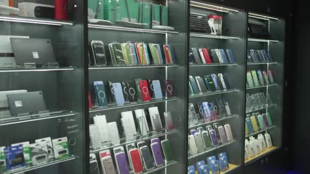 Dispositivos Apple Eletrônica São Exibidos Loja Telefones Celulares Smartphones Laptops — Vídeo de Stock