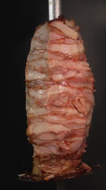 Uomo Taglia Carne Alla Griglia Preparare Donatore Cucinare Shawarma Una — Video Stock