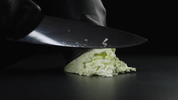 Kapusta Chińska Nożem Krojenia — Wideo stockowe