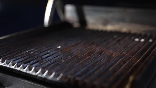 Kuchařka Černých Latexových Rukavicích Dala Doner Kebab Pita Chlebu Vyhřívaného — Stock video