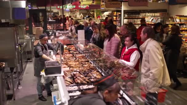People Stand Line Industrial Refrigerator Large Hypermarket Choose Fish — Vídeos de Stock