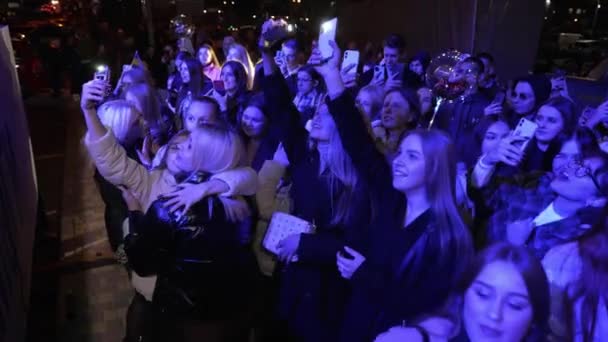 Crowd People Having Fun Dancing — Stock video