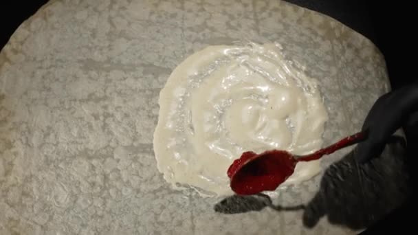 Spoon Red White Sauce Pita Bread Process Preparing Pita Bread — Vídeos de Stock
