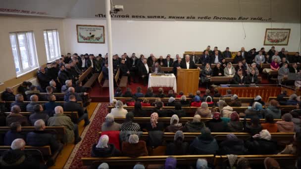 Rector Church Tells Parishioners Laws God — Vídeo de Stock