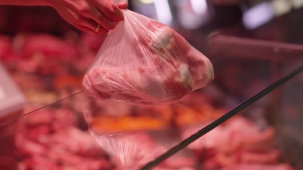 Seller Serves Customer Store Buying Meat — Vídeo de Stock