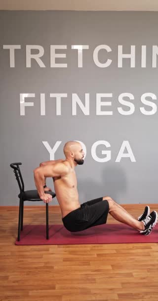 Man Fit Athletic Figure Shows How Exercises Keep His Body — Video Stock