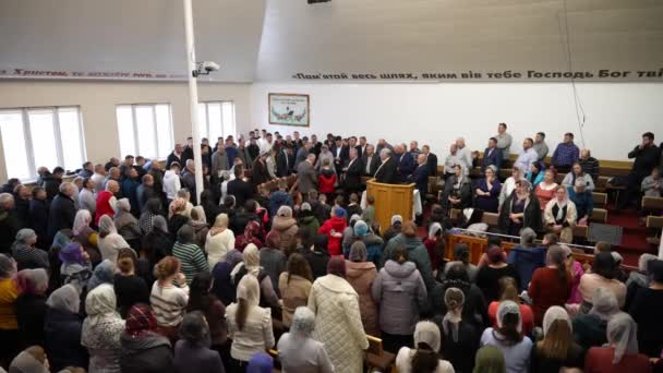 Una Multitud Personas Encuentro Cristiano Durante Glorificación Alabanza Dios — Vídeo de stock