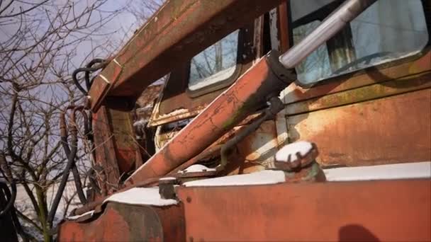 Tractor Oxidado Roto Maquinaria Agrícola Que Descompuesto — Vídeo de stock
