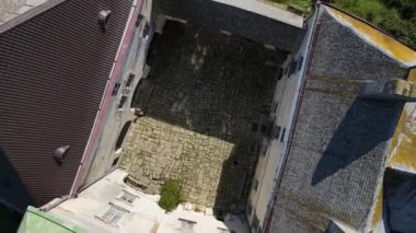 Olesk Kalesi 'ni havadan vurdular. Ukrayna. Yüksek kalite 4k görüntü