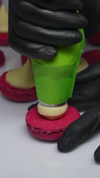 Macarons Zijn Een Heerlijk Mooi Frans Dessert Roze Macarons Maken — Stockvideo