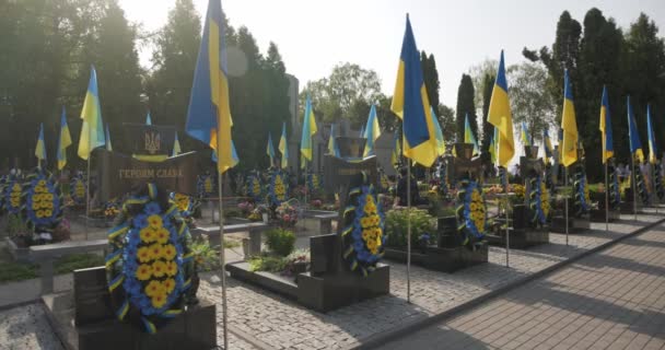 Gedenkfriedhof Für Helden Der Ukraine Die Ihr Land Auf Kosten — Stockvideo
