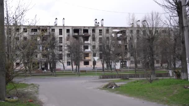 Ohořelá Rozbitá Okna Městě Nepřátelství Důsledky Okupace Válka Ukrajině Ruské — Stock video