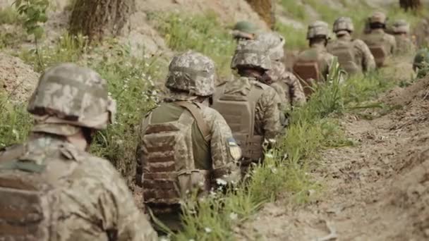 Well Coordinated Military Brigade Performs Combat Tasks — Stock Video