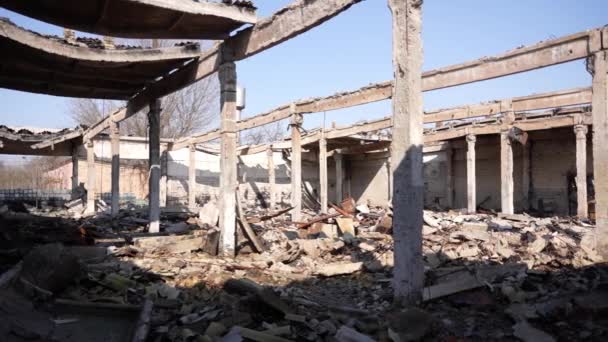 Зруйнований Будинок Після Ракетної Атаки Пожежі Розширений План Повністю Зруйнованого — стокове відео