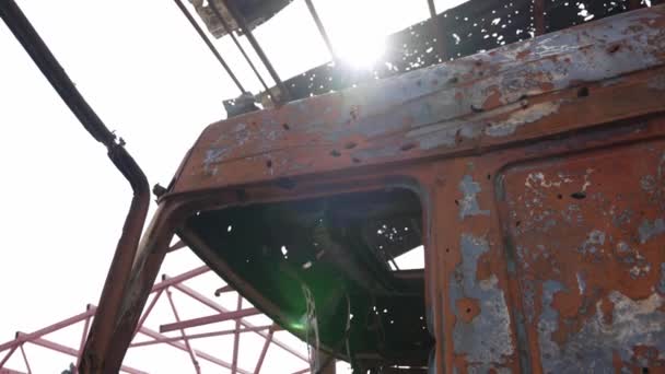 Carro Destruído Que Estava Uma Cidade Ucraniana Que Foi Bombardeada — Vídeo de Stock