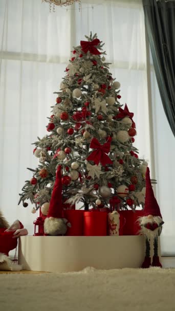Vánoční Stromek Pokoji Nový Rok Interiér Vánoce Dárky Pro Rodinu — Stock video