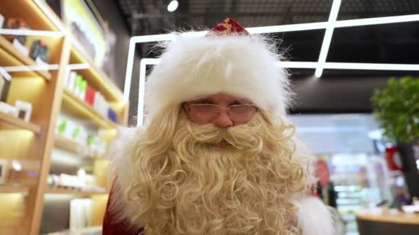 Feliz Velho Papai Noel Barbudo Terno Chapéu — Vídeo de Stock