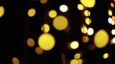 Havada ışıldayan altın lüks bokeh.