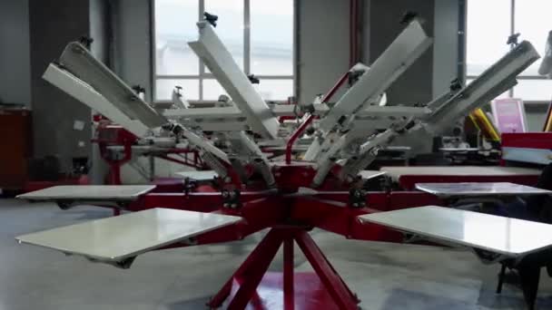 Uma Impressora Inovadora Cria Padrão Tridimensional Roupas Com Design Complexo — Vídeo de Stock