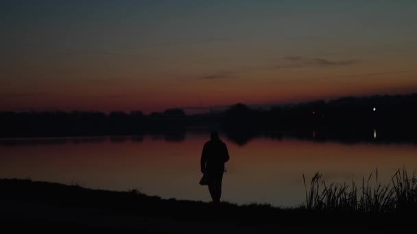 Serene Sunset Fishing Oleh Lakeside Konsep Ketentraman — Stok Video