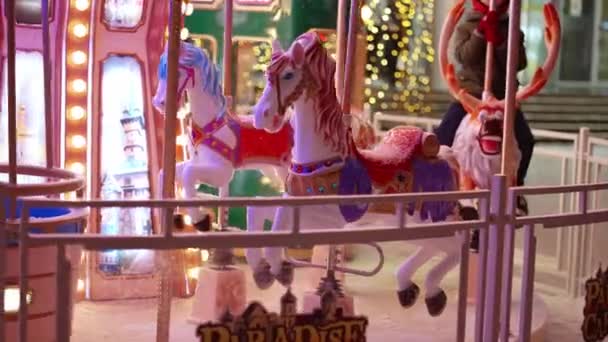 Pink Carousel Horses Bright Glowing Lights Spinning Passengers Fair — Stock Video