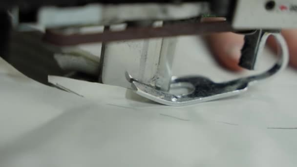 Крупный План Швейной Машинной Лапки Ткани Швейная Машина Стопы Иглы — стоковое видео