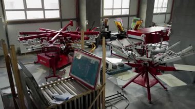 Bir 3D yazıcı gerçek zamanlı çalışan karmaşık tasarımlar yaratır.