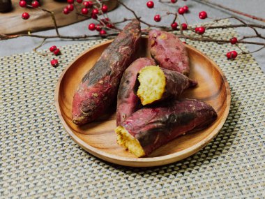 Kış atıştırmalığı kızarmış tatlı patates