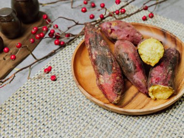 Kış atıştırmalığı kızarmış tatlı patates