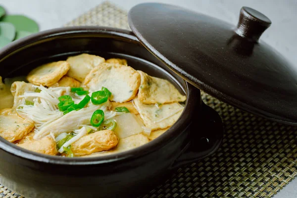 Omukguk Fishcake Soup Виробляється Кип Ятіння Рибного Торта Редиска Приправлений — стокове фото