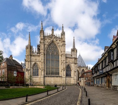 St. William 's Koleji, York, İngiltere - 9 Mayıs 2023. İngiltere, York 'taki St. William' s College 'dan York Minster' ın Büyük Doğu Pencere manzarası.
