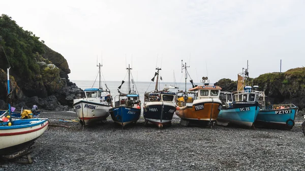 Cadgwith Cornwall Großbritannien Juli 2023 Traditionelle Cornische Fischerboote Aus Dem — Stockfoto