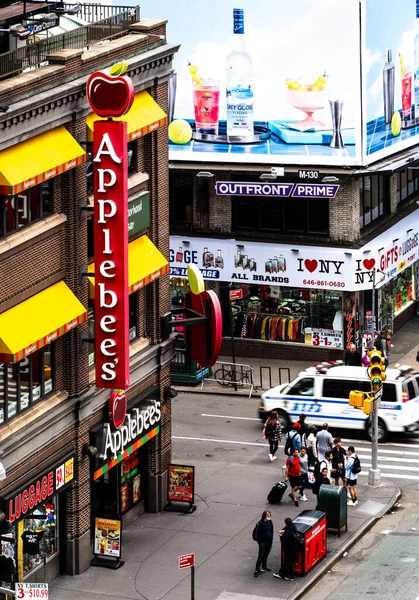 2021년 16일 뉴욕의 50Th Broadway에서 Applebee Grill과 — 스톡 사진