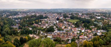 Kuzey Yorkshire 'daki Knaresborough şehir merkezinde bir panorama şehri.