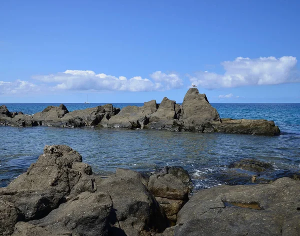 Splendida Piscina Naturale Tra Rocce Cielo Blu Nuvole Costa Sud — Foto Stock