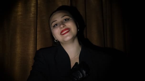 Retrato Dramático Escuro Jovem Bela Mulher Caucasiana Assustada Deprimida Estroboscópio — Vídeo de Stock