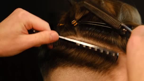 Close Barber Use Thinning Scissors Metal Comb Brown Wavy Hair — Stock video