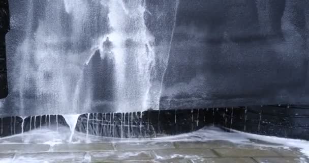 Чоловік Миє Водяні Килими Високого Тиску Самообслуговуванні Холодну Погоду Детально — стокове відео