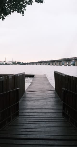 キエフのサウスブリッジ 桟橋からの眺め — ストック動画