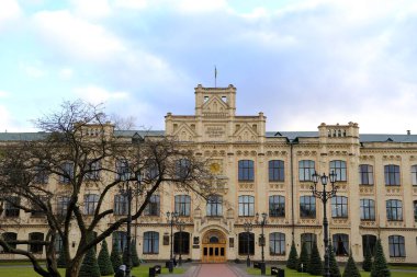 Kyiv, Ukrayna - 14 Mart 2024. Ukrayna, Kyiv 'deki Igor Sikorsky Politeknik Enstitüsü Ulusal Teknik Üniversitesi Parkı.