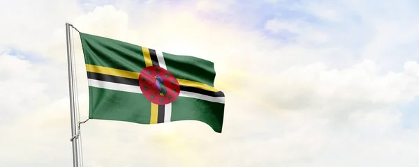 Dominica Flagga Viftar Himlen Bakgrund Återgivning — Stockfoto