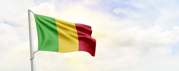 Mali Flag Waving Sky Background Rendering — Zdjęcie stockowe