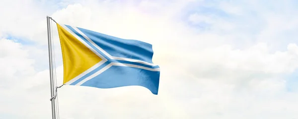 Tuva Flag Waving Sky Background Rendering — Fotografia de Stock