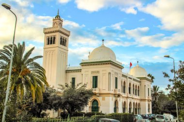 Tunus 'ta Kasbah meydanındaki Sadiki Ortaokulu.